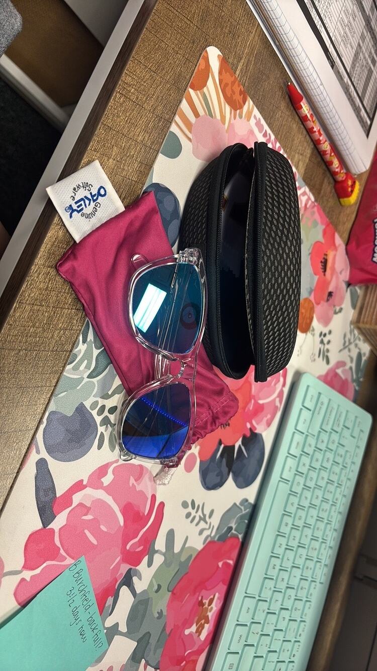 Oakley Frogskins Clear Sapphire Iridium Sunglasses with Case and Pouch
